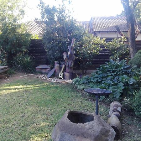 Fourways Guest Lodge โจฮันเนสเบิร์ก ภายนอก รูปภาพ
