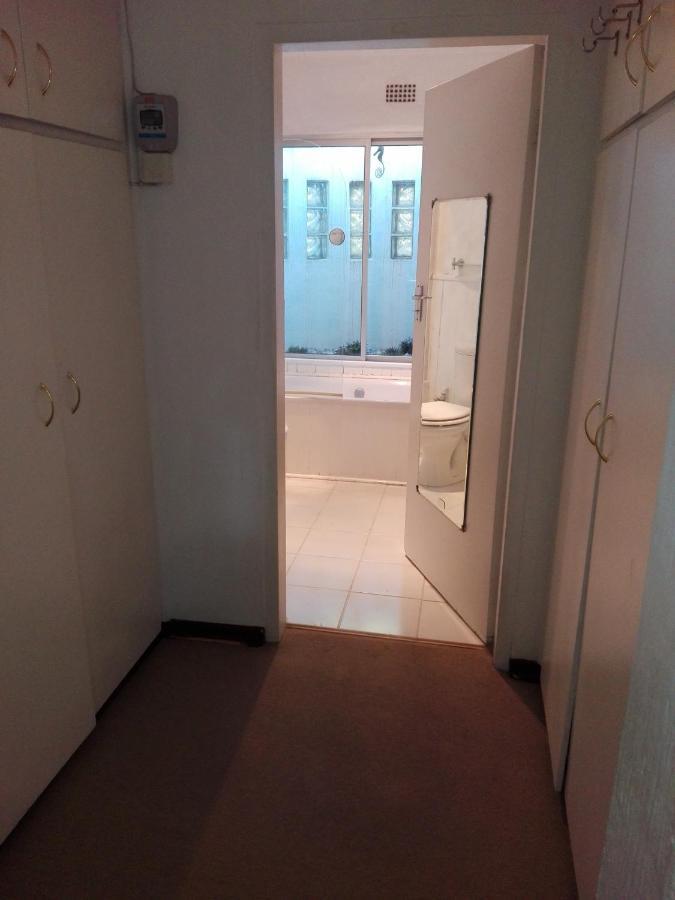 Fourways Guest Lodge โจฮันเนสเบิร์ก ภายนอก รูปภาพ